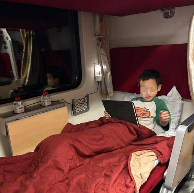 从新加坡坐火车回成都男子把这趟旅程分成10段(图3)