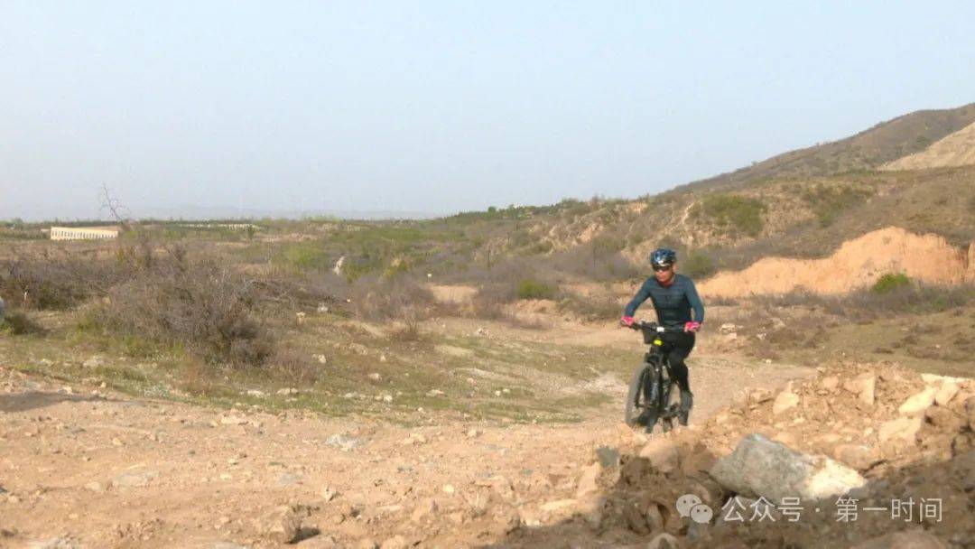 运城的专业山火狐电竞入口地自行车越野赛道迎来首批试骑者(图9)