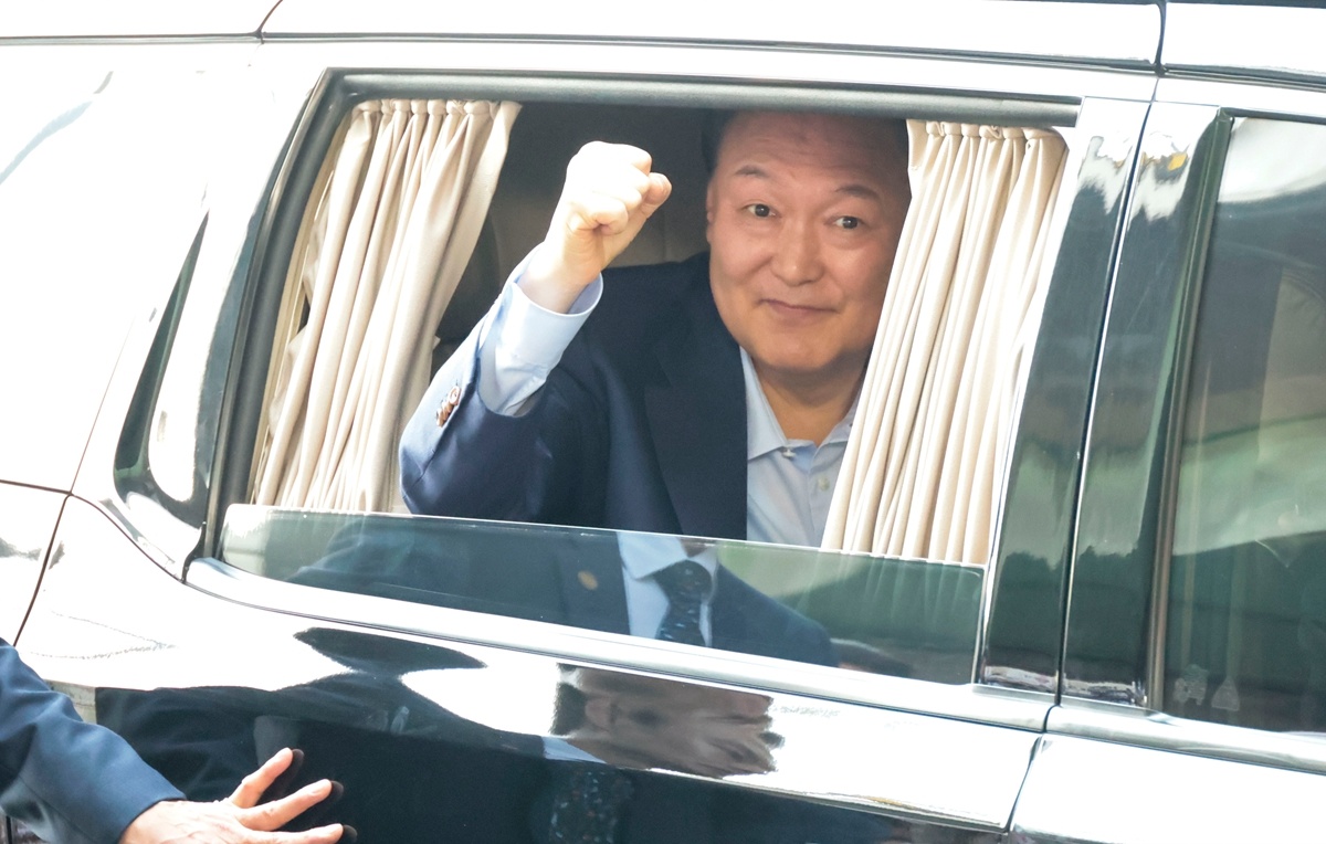 川观夜读丨我国新增两处世界地质公园；韩国前总统尹锡悦搬离总统官邸；美国纽约一直升机坠毁致6人死亡(图5)