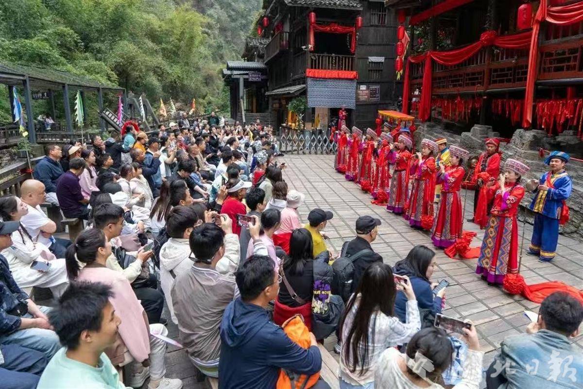打造世界知名文化旅游目的地丨风景变风尚 荆楚潮圈粉 湖北重新定义文旅时尚标杆(图2)